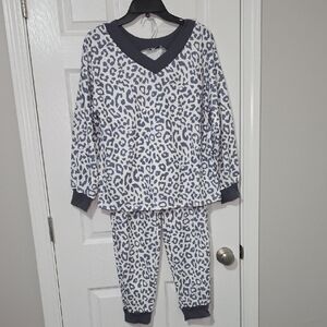Leopard Print White & Gray Lounge Set